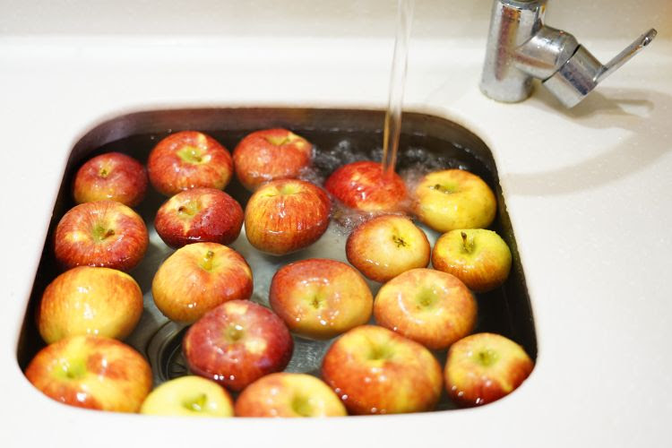 lavar frutas com bicarbonato de sódio